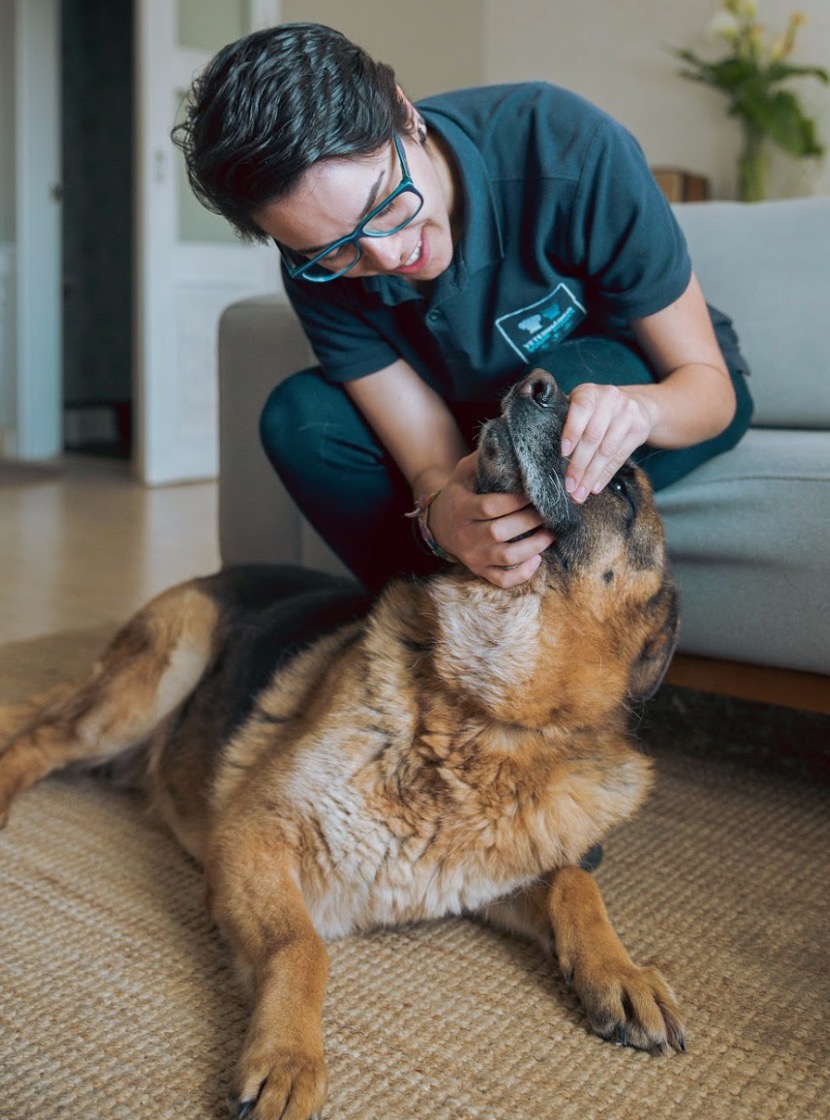 Veterinária Dra. Raquel Reis